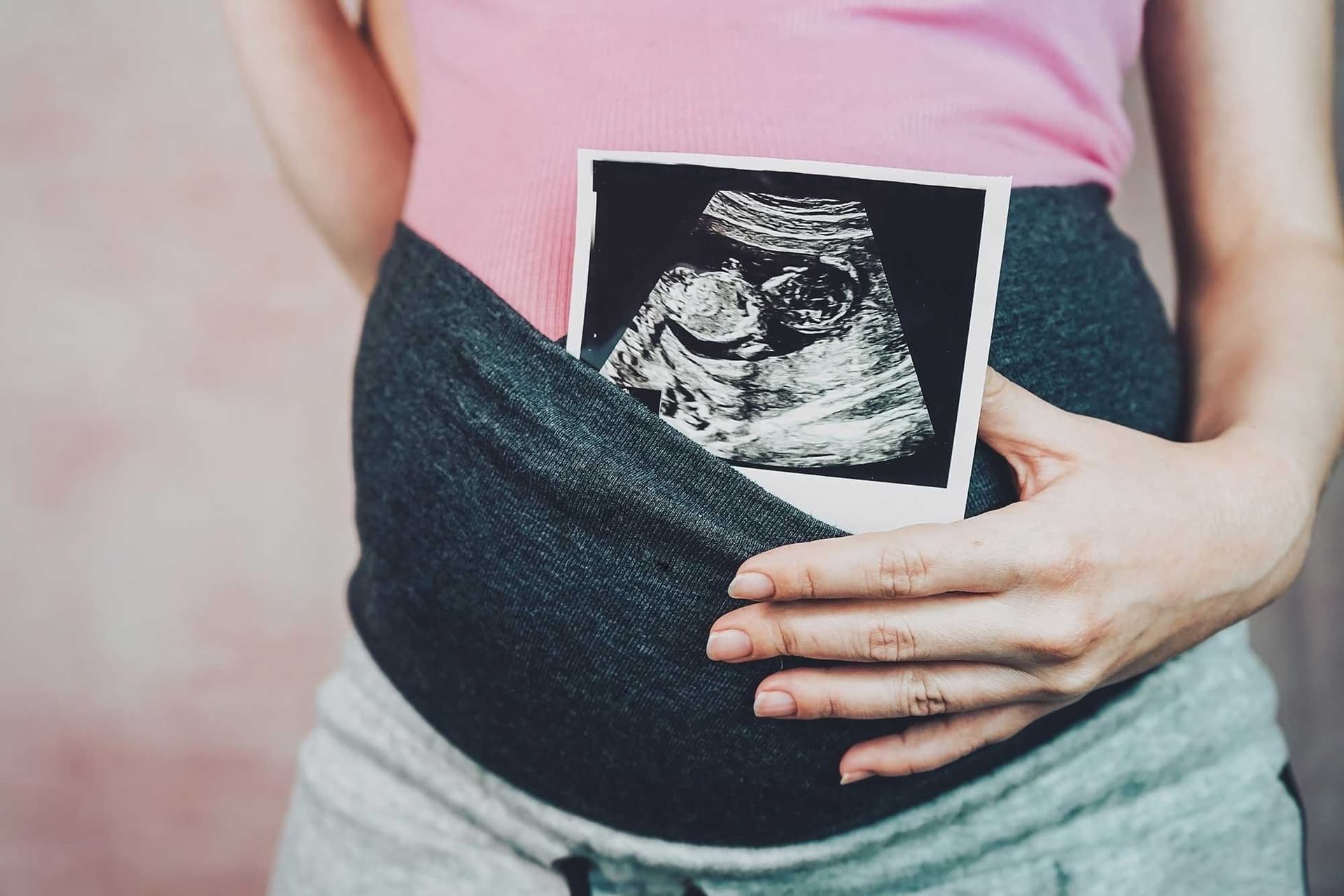 Bebekte Böbrek ve Mesane Anomalileri Nedir? Tanı, Gebelik Takibi ve Tedavi Yaklaşımı